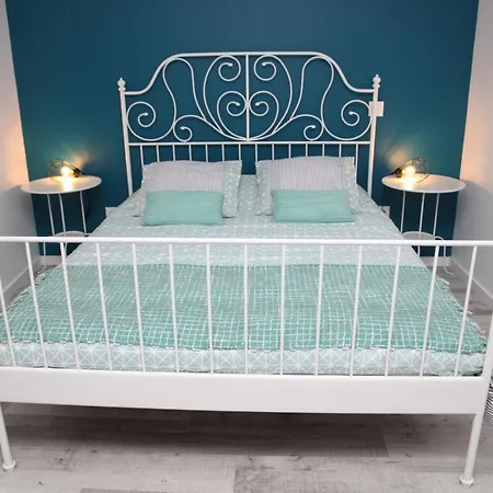 Apartment Bed & Seaside - Rosa Nazare